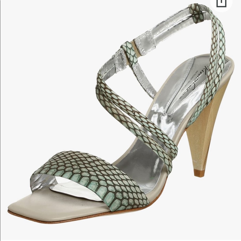 💕💕Kenneth Cole “strapped hour” heels (8.5)